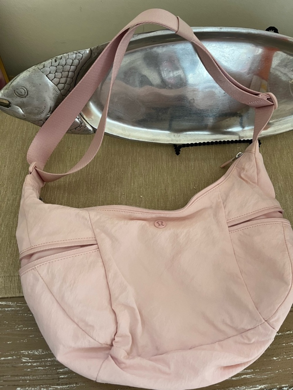 lululemon athletica Slouchy Sling Bag 6L
